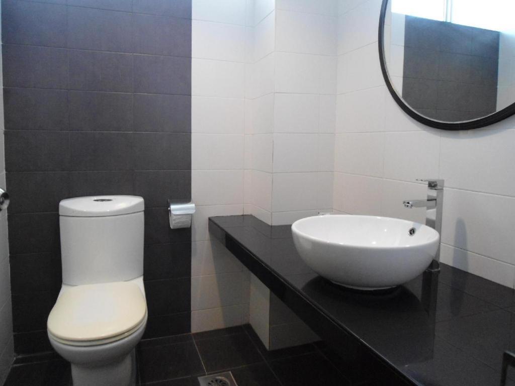 Regent Hotel Bintulu Buitenkant foto