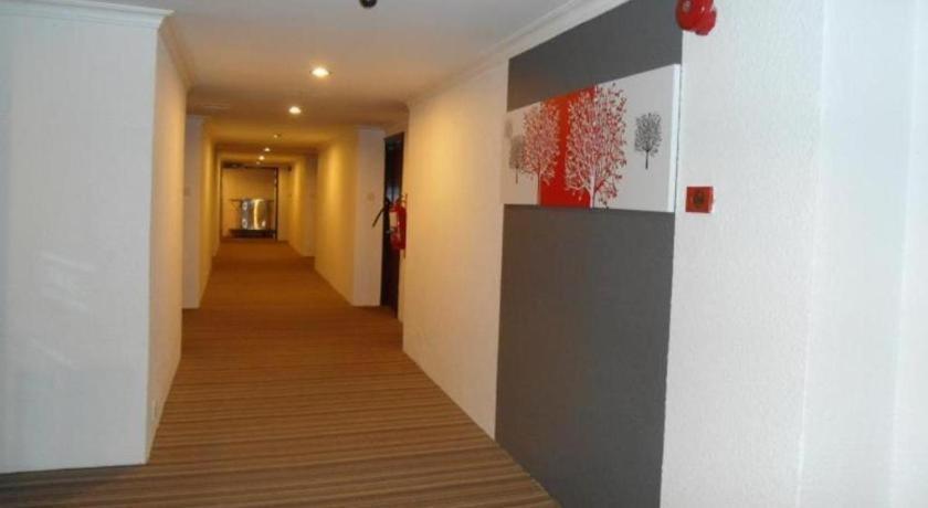 Regent Hotel Bintulu Buitenkant foto