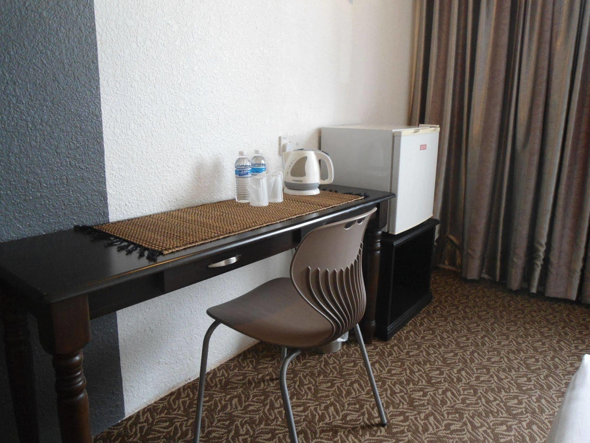 Regent Hotel Bintulu Buitenkant foto