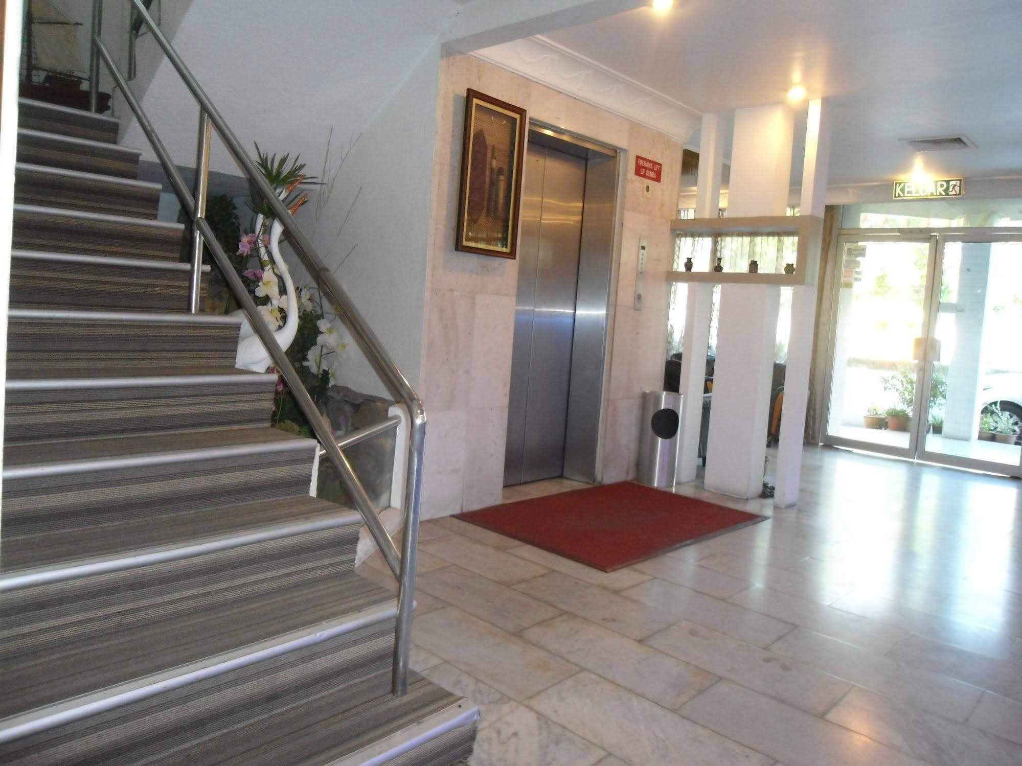 Regent Hotel Bintulu Buitenkant foto
