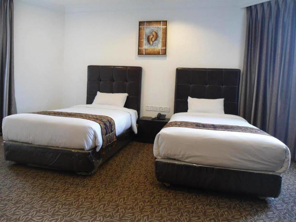 Regent Hotel Bintulu Buitenkant foto